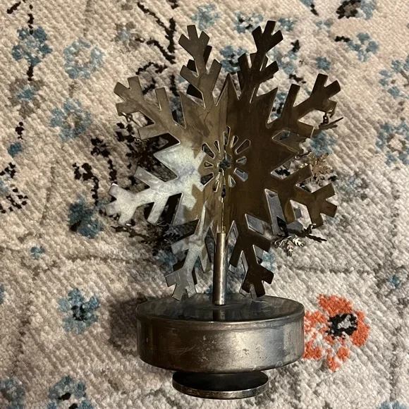 Vintage Metal Silver Snowflake Musicbox Decor - Picture 10 of 17